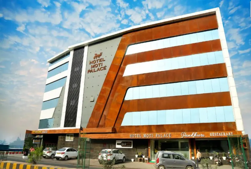 Hotel Moti Palace - Image 1