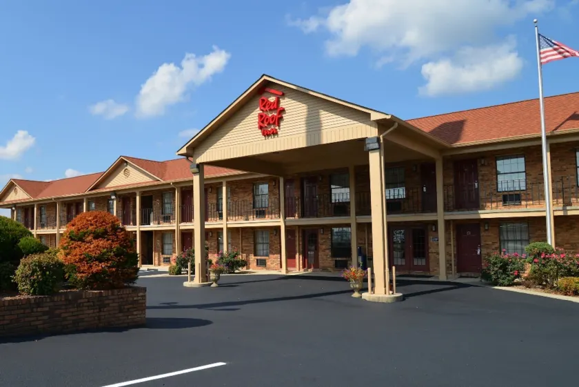 Red Roof Inn Cookeville - Tennessee Tech - Image 1