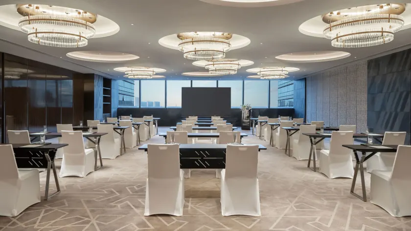 InterContinental Hotels Zhengzhou Zhengdong by IHG - Lobby
