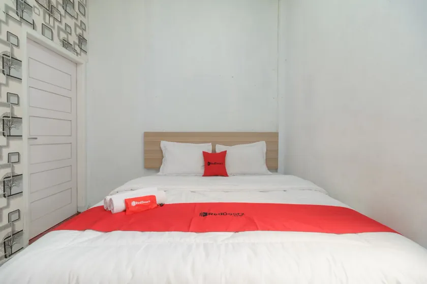 RedDoorz Syariah near Paradiso Beach Sabang - Image 1