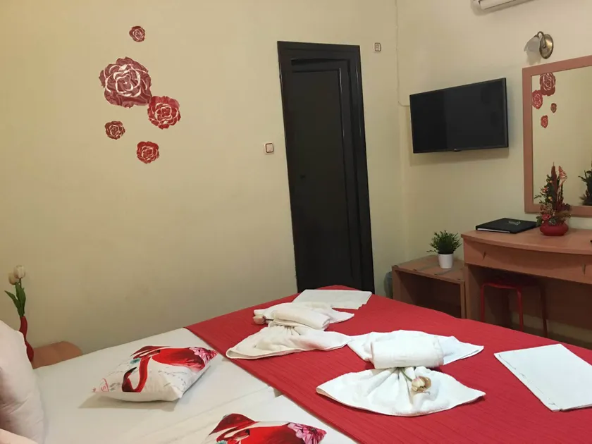 Hotel Karagianni - Image 1