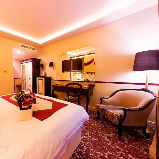 Hotel Cardinal - Image 1
