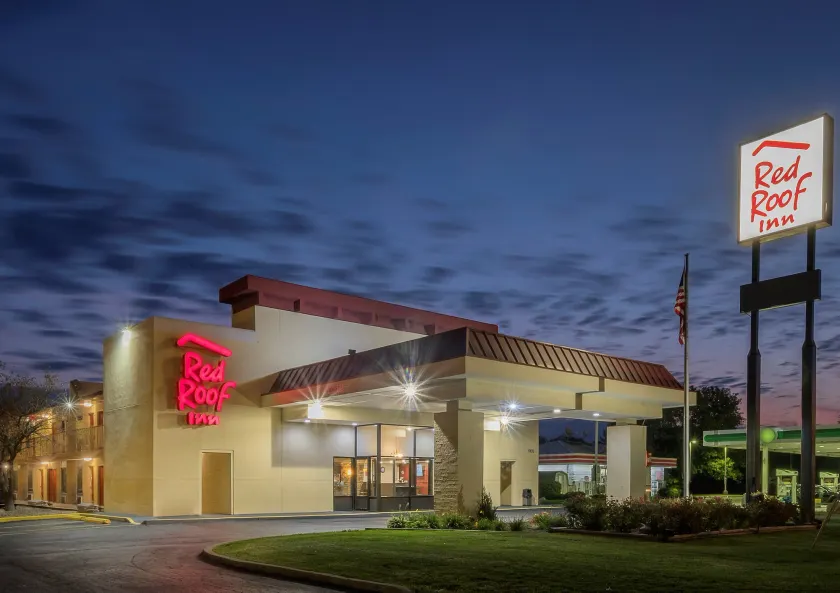 Red Roof Inn Bloomington - Normal/University - Image 1