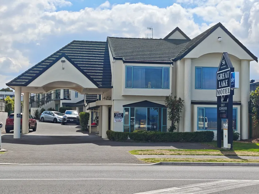 Great Lake Motel Taupo - Image 1