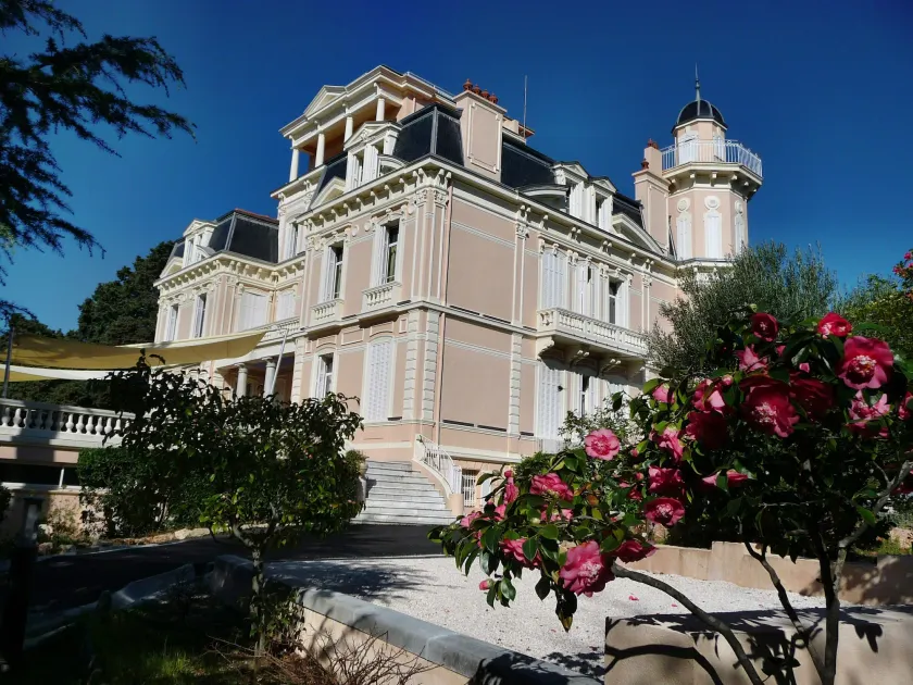 Hotel Les Tourelles - Image 1