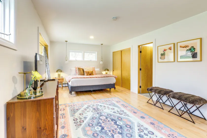 2 Mi to Hoosic River: 'the Moss House' w/ Deck! - Interiör