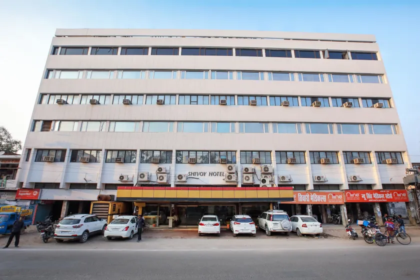 Shivoy Hotel - Image 1