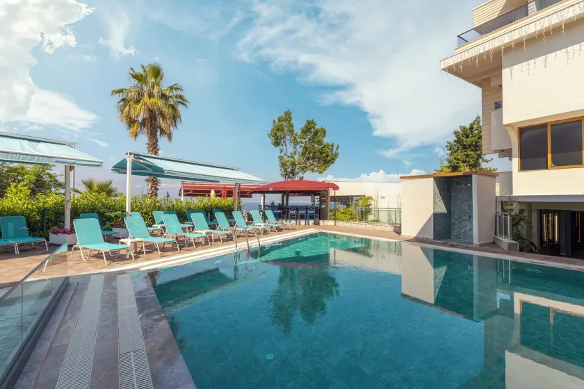 Tema 242 Hotel - Image 1