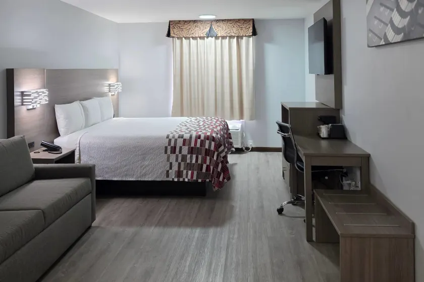 Days Inn by Wyndham Camden AR - Image 1