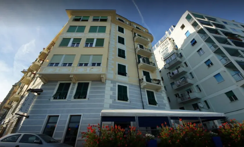 Luna Rooms - Image 1
