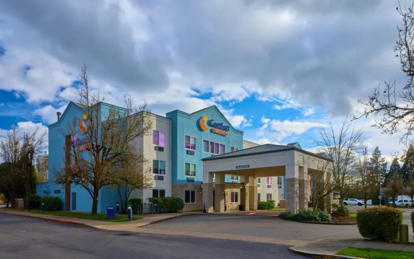 Comfort Suites Springfield-Eugene - Image 1