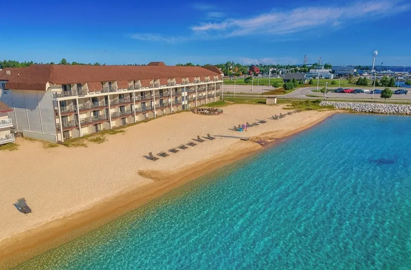 Best Western Plus Dockside Waterfront Inn - Image 1