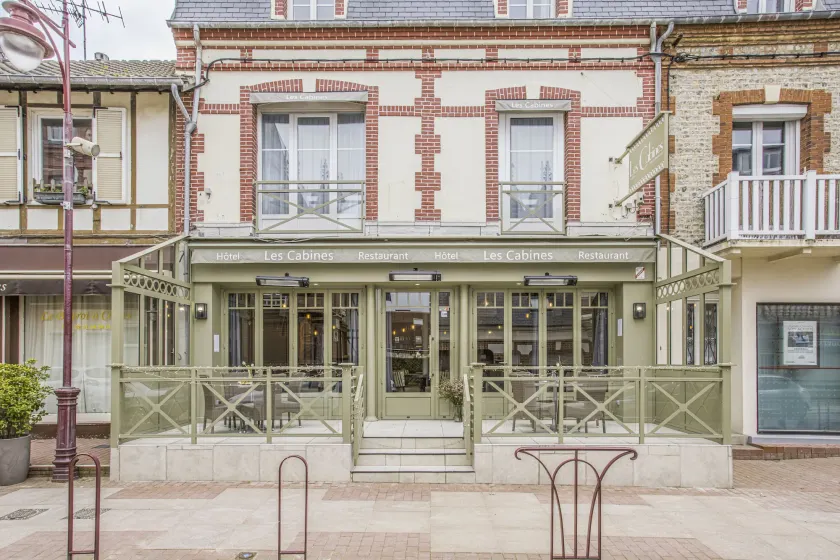 Les Cabines - Image 1