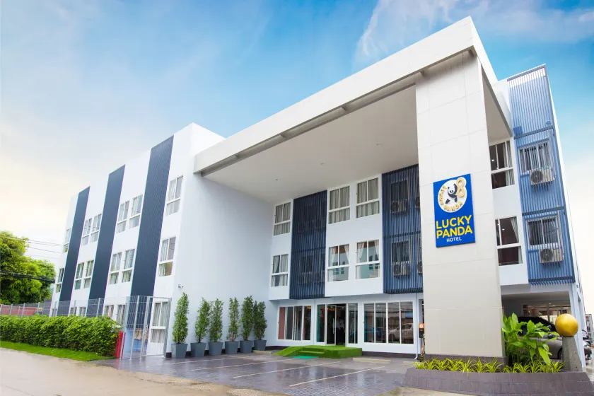 Lucky panda Hotel - Image 1