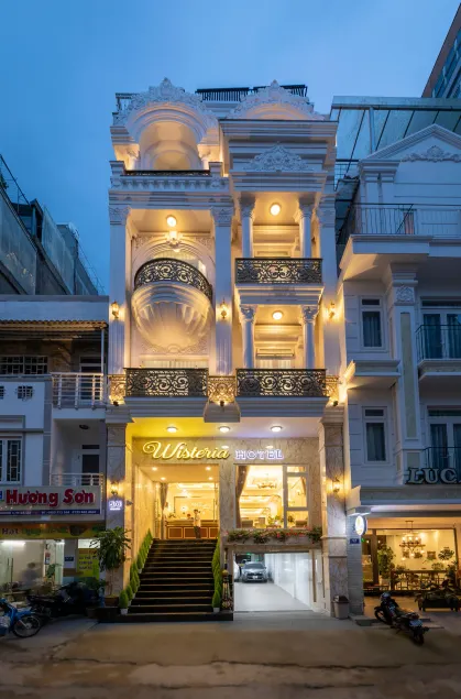 Wisteria Hotel Dalat - Image 1