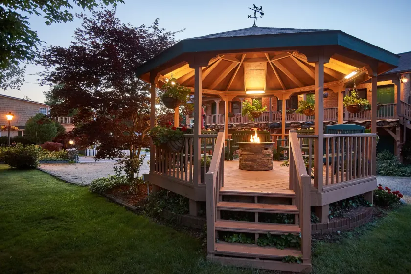 Hemlock Inn - Image 1