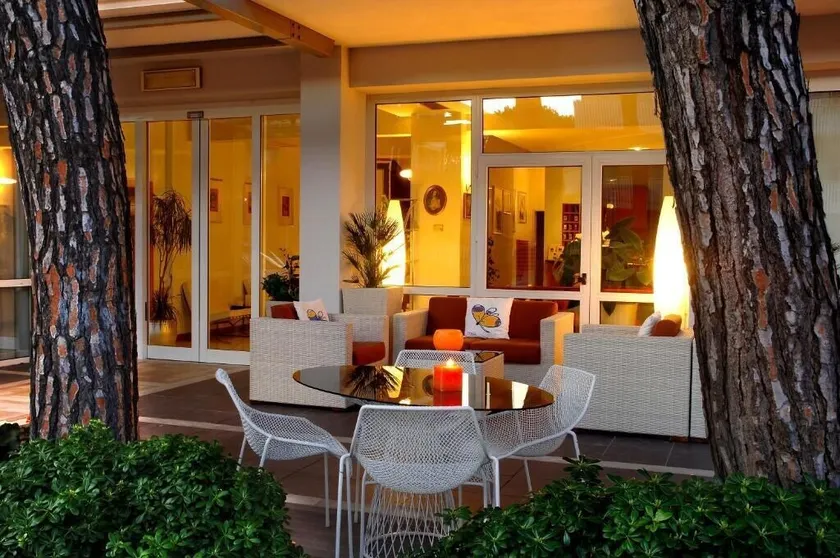 Hotel Eros Residence - Image 1