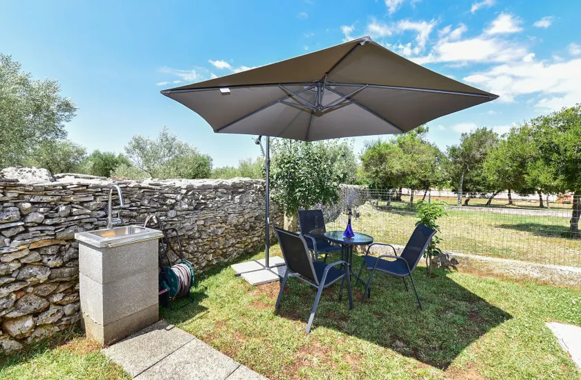 Monolocale con terrazza e griglia - Image 1