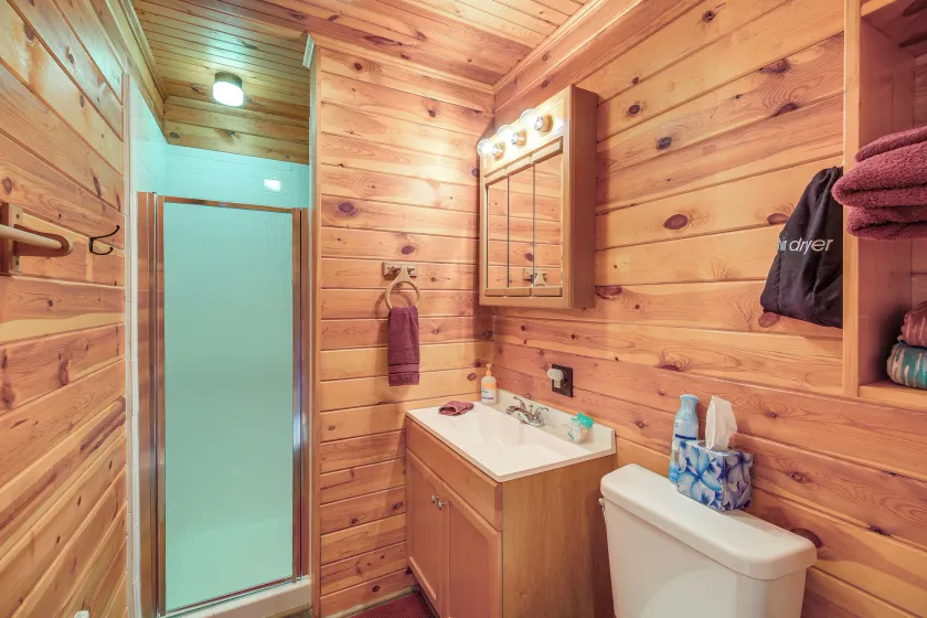 Cozy Cabin w/ Deck & Hot Tub in Blue Ridge Mtns! - Interiör