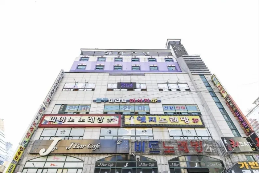 ZARA in Bonggok-dong Changwon - Image 1