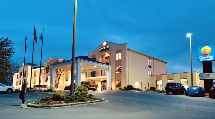 Comfort Inn & Suites Morganton South - Image 1