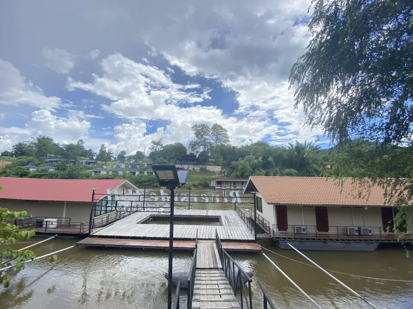 Riverside Hill Resort and Restaurant - Image 1