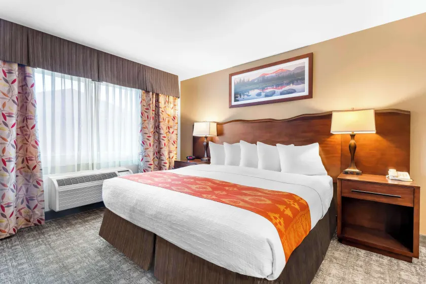Best Western Rocky Mountain Lodge - Image 1