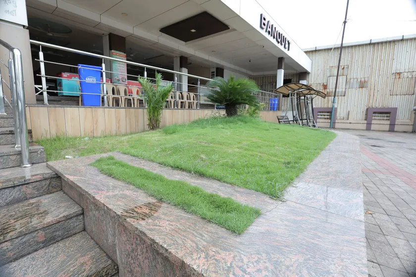 The Horizon Hotel Surat - Image 1