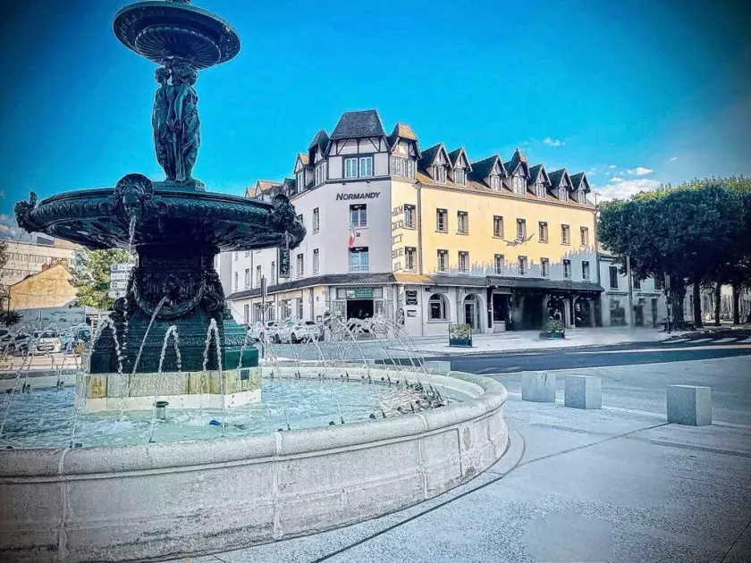 Hotel Le Normandy - Image 1