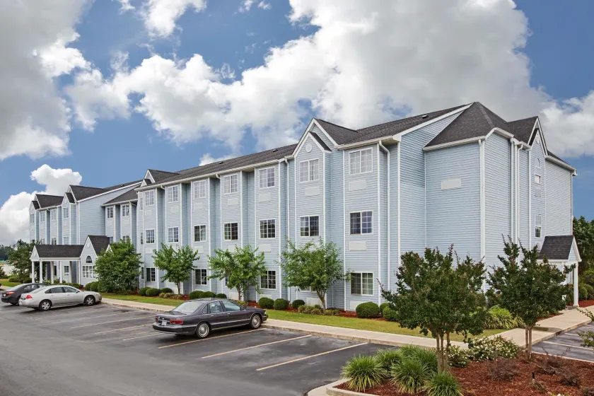 Microtel Inn & Suites by Wyndham Meridian - Image 1