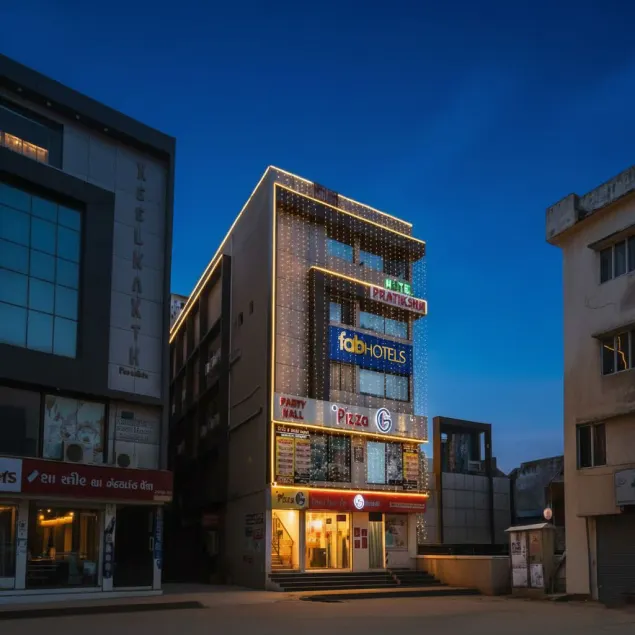 FabHotel Pratiksha - Image 1