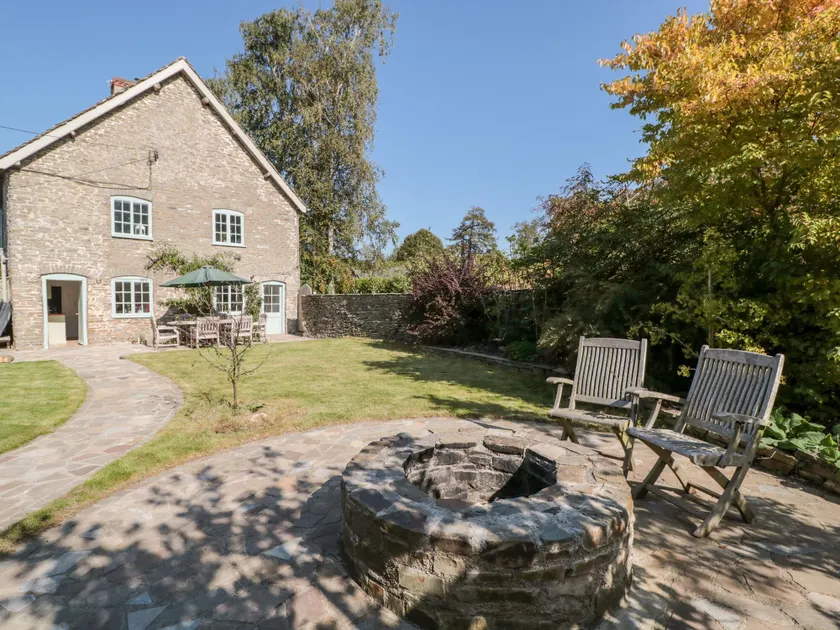 Carriage House - Image 1