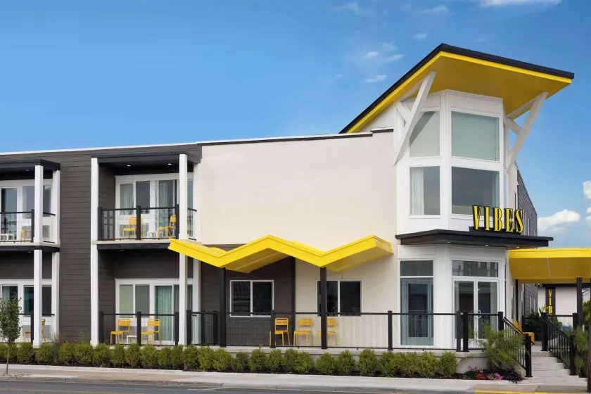 The Vibes Hotel, Trademark Collection by Wyndham - Image 1
