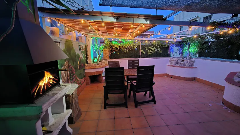 Attic,Terrace & BBQ, Bcn-Airport 15 Min, Cruise Port 30 min-Mucho Mejor que un Hotel - Image 1