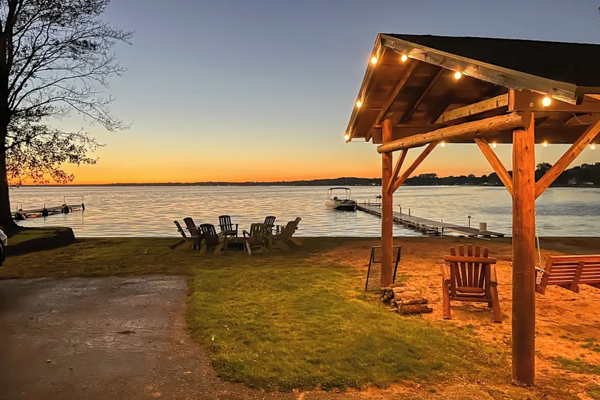 Shawano Lake Cabin w/ Boat Dock! - Image 1