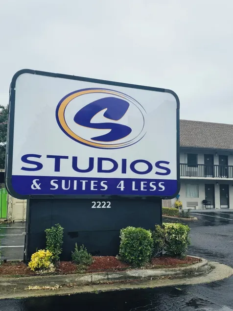 STUDIOS & SUITES 4 LESS CHESAPEAKE  - Image 1