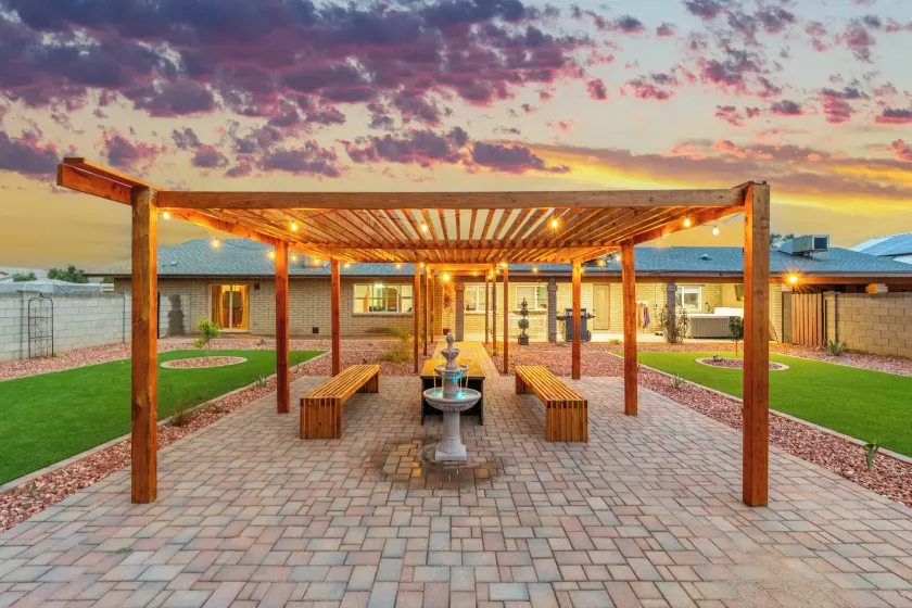Private Hot Tub & Huge Yard: Phoenix Family Home - Image 1