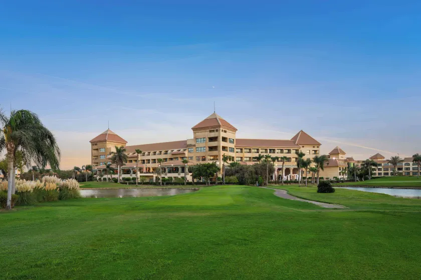 Hilton Pyramids Golf - Image 1
