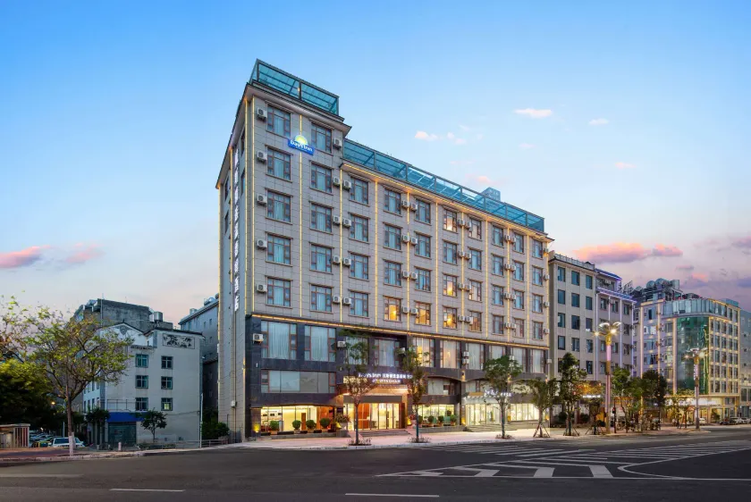 Days Inn By Wyndham Dali Erhai Park - Image 1