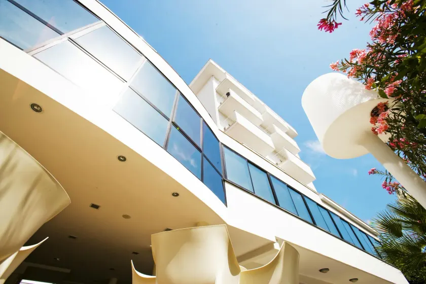 Hotel Tiffany & Resort - Image 1