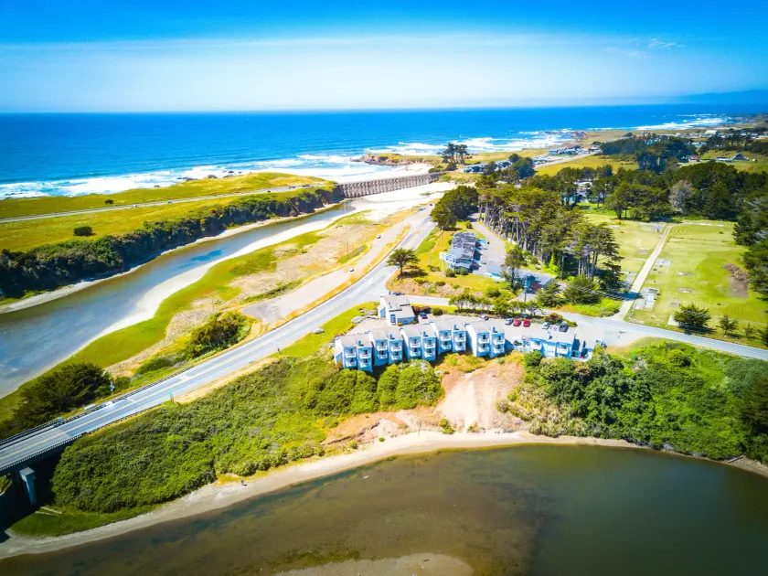 Beach House Inn - Image 1
