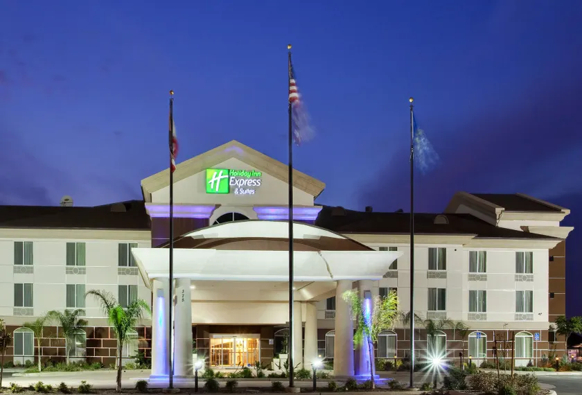 Holiday Inn Express & Suites Dinuba West by IHG - Image 1