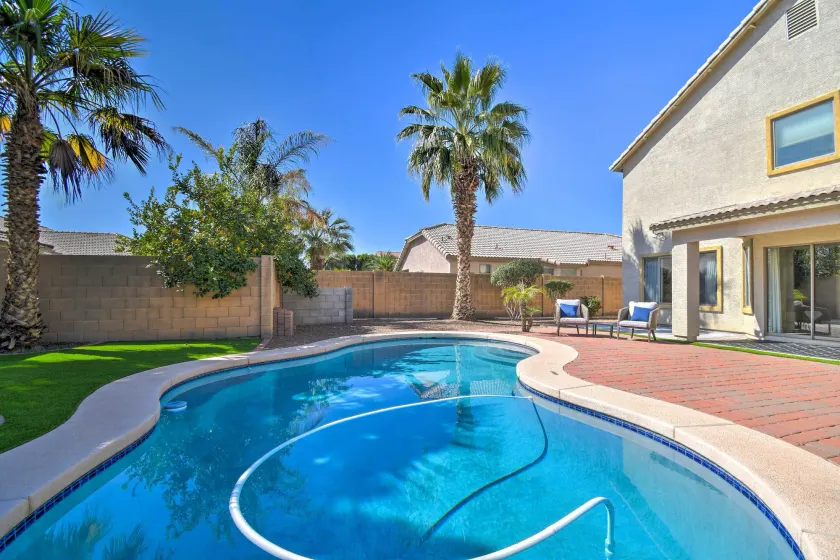 Avondale Oasis w/ Pool: 5 Mi to State Farm Stadium - Innvendig