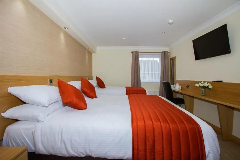 Hill Park Hotel - Image 1