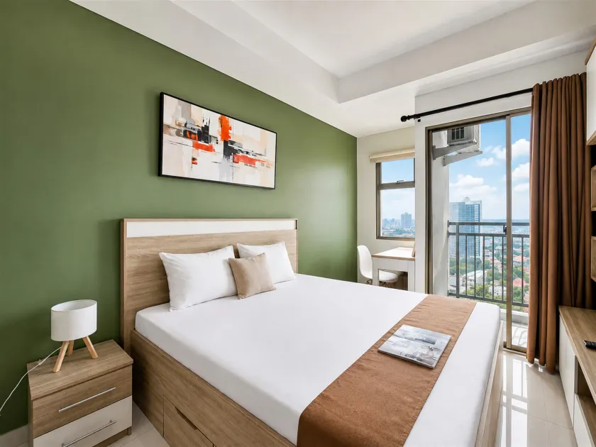 Bright Studio Apartment at Springwood Residence - Image 1