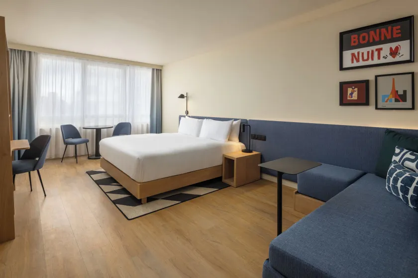 Hampton By Hilton Paris Saint Ouen - Image 1