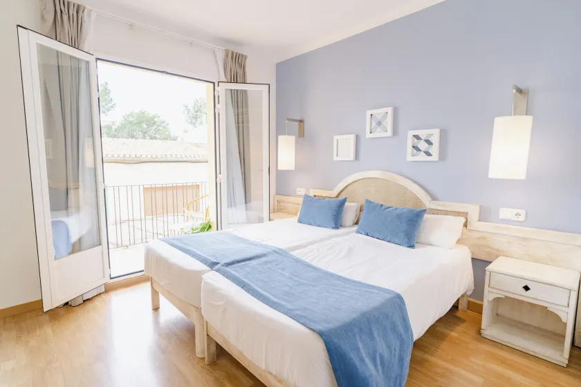 Hostal HPC Porto Colom - Image 1
