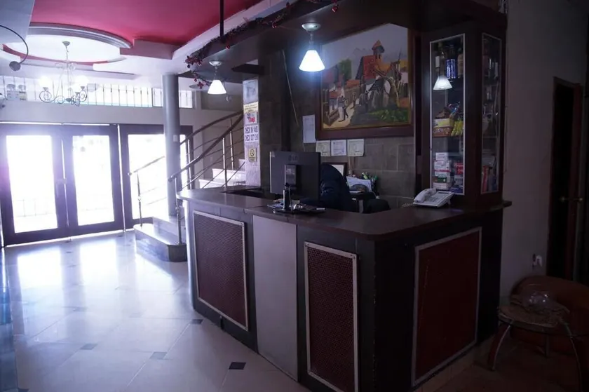 Tropical Inn Hotel - Lobby