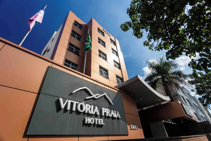 Vitoria Praia Hotel - Image 1