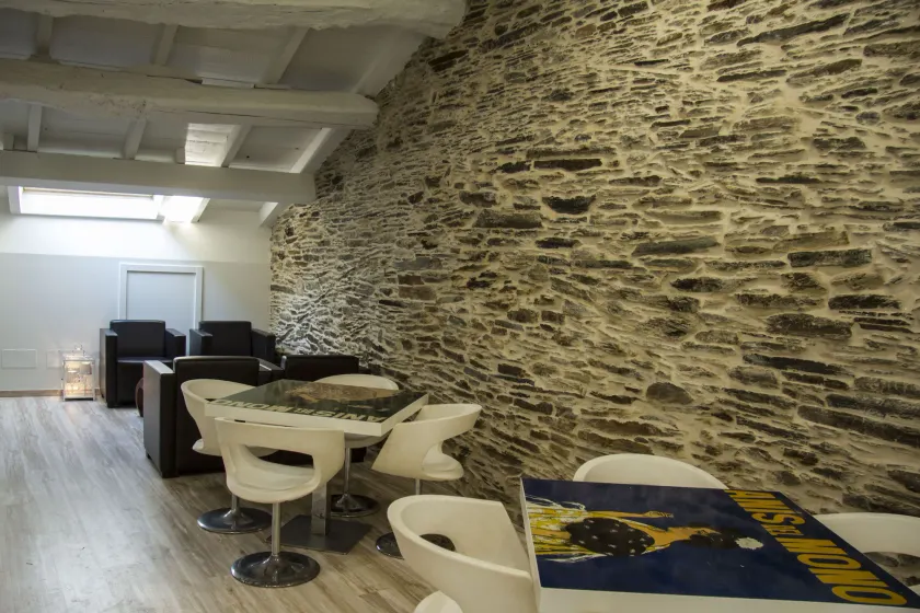Hostel Cross - Coin salon dans le hall
